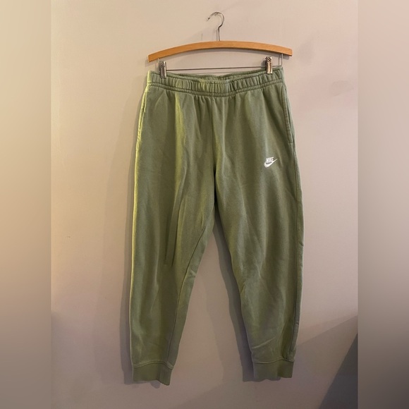 Nike Green Jogger Sweatpants - Picture 1 of 4